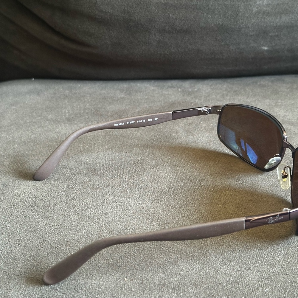 Ray-Ban Brown Sunglasses Sporty Design - Picture 5 of 5